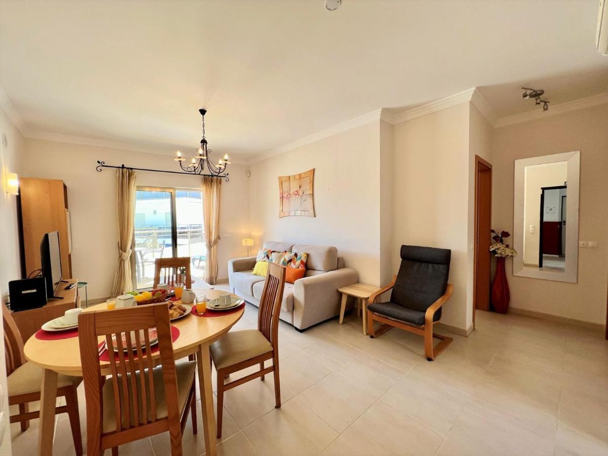 Albufeira Terrace With Pool By Homing Apartment Bagian luar foto